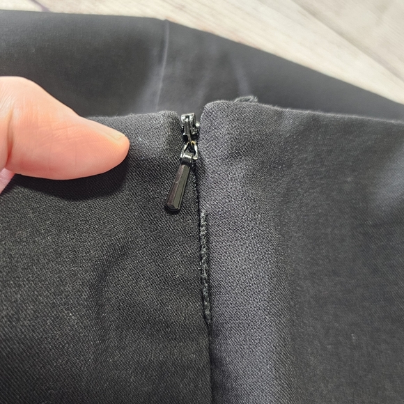 H&M Black Kick Pleat Skirt Size 4 - Picture 5 of 12